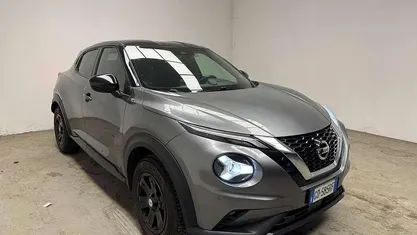 Usata Nissan Juke Enigma 114 CV (83 kW) 2021 Grigio met SUV