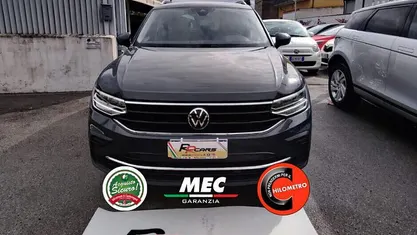 Grigio Usata 2021 VW Tiguan Life SUV | 23.990 € (Buon prezzo)