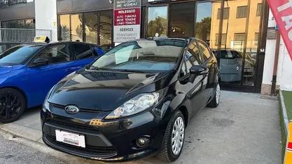 Usata Ford Fiesta 60 CV (44 kW) 2011 Nero Utilitaria