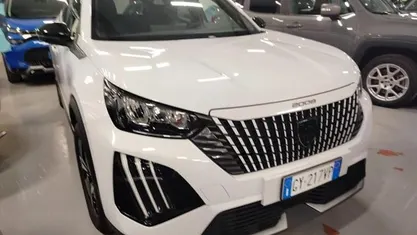 Usata Peugeot 2008 Allure 101 CV (74 kW) 2024 SUV