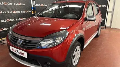 Rosso Usata 2011 Dacia Sandero Stepway Tre volumi | 4990 € (Buon prezzo)