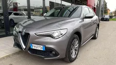 Usata 2017 Alfa Romeo Stelvio Business SUV | 14.900 € (Buon prezzo)