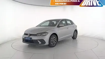Usata VW Polo Life 95 CV (69 kW) 2023 Reflex silver metallizzato Utilitaria