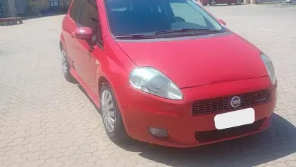 Usata Fiat Grande Punto Sport 131 CV (96 kW) 2006 Rosso Utilitaria