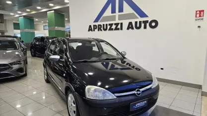 Usata Opel Corsa Enjoy 75 CV (55 kW) 2003 Berlina