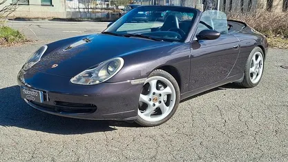 Usata Porsche 911 Carrera 4 Cabriolet 300 CV (220 kW) 2000 Viola Cabrio