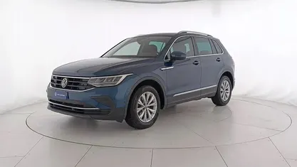 Usata VW Tiguan Life 150 CV (110 kW) 2022 Nightshade blue metallizzato SUV
