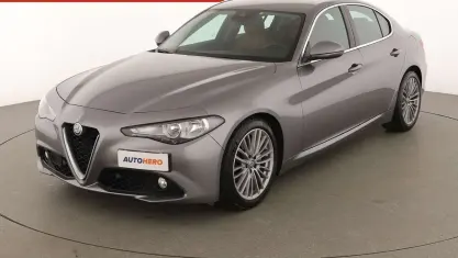 Usata Alfa Romeo Giulia Super 180 CV (132 kW) 2017 Argento Berlina
