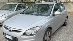 Grigio Usata 2010 Hyundai i30 Tre volumi | 750 € (Super prezzo)