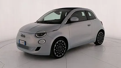 Usata Fiat 500e Passion 86 kW (118 CV) 2020 Grigio ghiacchio Cabrio