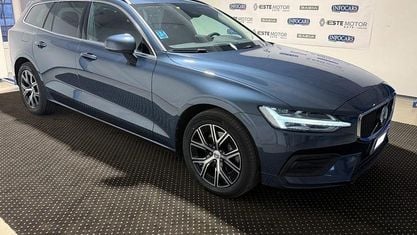 Usado Volvo V60 Core 197 CV (144 kW) 2023 Azul Familiar