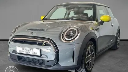 Usata Mini Cooper SE Classic 135 kW (184 CV) 2022 Grigio Utilitaria