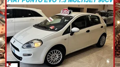 Bianco Usata 2017 Fiat Punto Tre volumi | 5450 € (Buon prezzo)