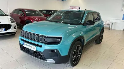 Usata 2024 Jeep Avenger Summit SUV | 22.600 € (Buon prezzo)