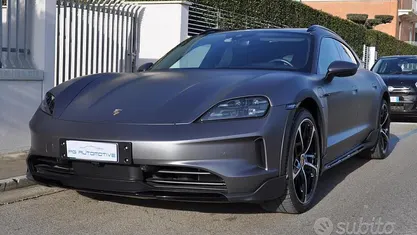 Begagnad Porsche Taycan Cross Turismo 319 kW (435 HK) 2024 Blå Kombi