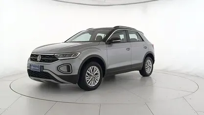 Pyrit silver metallizzato nero Usata 2024 VW T-Roc Life SUV | 24.900 € (Ottimo prezzo)
