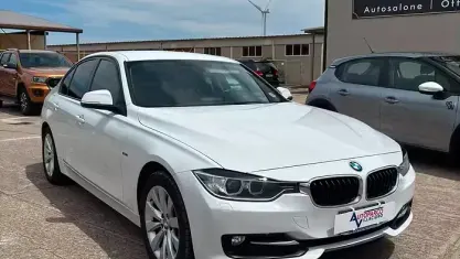 Usata BMW 320 Sport Line 184 CV (135 kW) 2012 Bianco Berlina