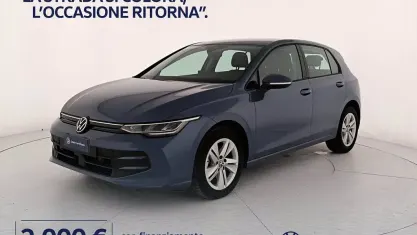 Begagnad VW Golf VIII Life 116 HK (85 kW) 2025 Blå Sedan