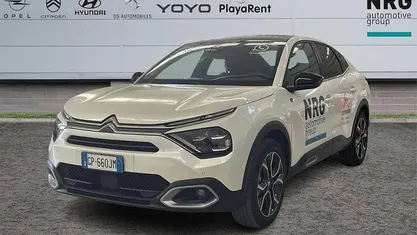 Bianco Usata 2023 Citroën e-C4 Shine Tre volumi | 19.900 € (Ottimo prezzo)