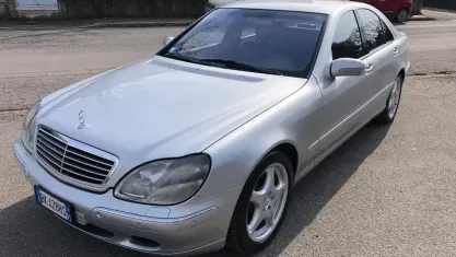 Usata Mercedes S500 306 CV (225 kW) 2000 Argento Berlina