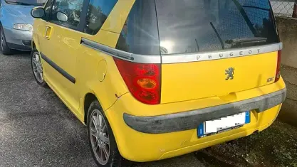 Usata Peugeot 1007 73 CV (53 kW) 2005 Giallo Monovolume