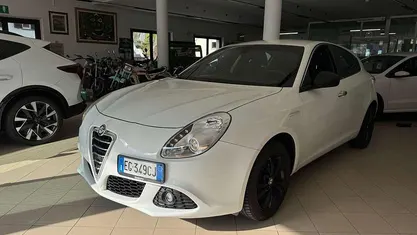 Bianco Usata 2011 Alfa Romeo Giulietta Due volumi | 5490 € (Buon prezzo)