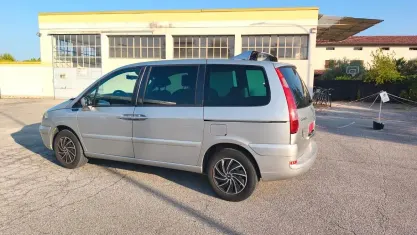 Usata Citroën C8 107 CV (78 kW) 2004 Argento Monovolume