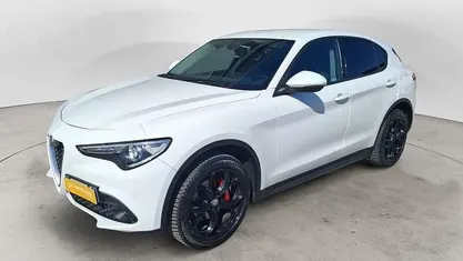 Usata Alfa Romeo Stelvio Super 210 CV (154 kW) 2017 SUV