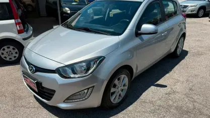 Usata Hyundai i20 Classic 75 CV (55 kW) 2013 Grigio Utilitaria