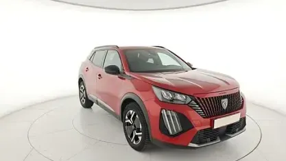 Usata Peugeot 2008 Allure 101 CV (74 kW) 2024 Rosso SUV