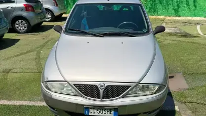 Usata Lancia Ypsilon 60 CV (44 kW) 2003 Grigio Utilitaria