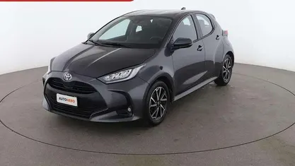 Usata Toyota Yaris Trend 72 CV (52 kW) 2022 Grigio Utilitaria