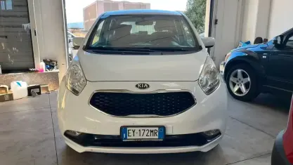 Usata Kia Venga 90 CV (66 kW) 2015 Bianco Utilitaria
