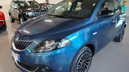Usata 2024 Lancia Ypsilon Utilitaria | 12.950 € (Buon prezzo)