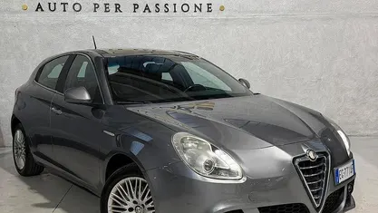 Usata Alfa Romeo Giulietta 170 CV (125 kW) 2011 Grigio Utilitaria