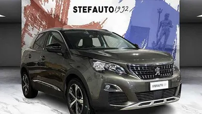 Usata Peugeot 3008 Allure 131 CV (96 kW) 2020 Grigio moka SUV
