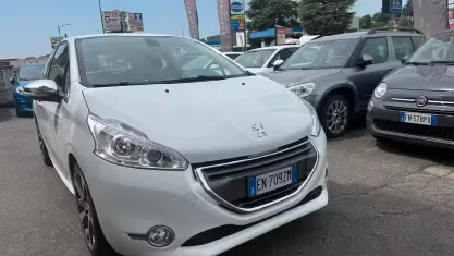 Usata Peugeot 208 Allure 92 CV (67 kW) 2012 Bianco Utilitaria