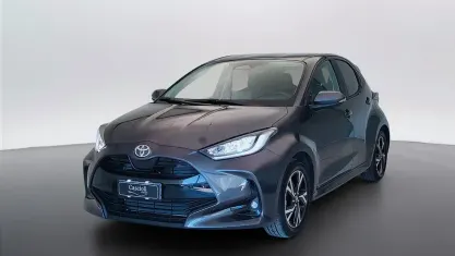 Usata Toyota Yaris Hybrid Trend 92 CV (67 kW) 2024 Grigio Berlina