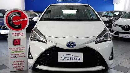 Usata Toyota Yaris Hybrid Business Edition 73 CV (53 kW) 2020 Bianco Berlina