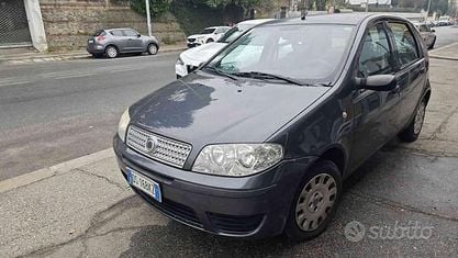 Usata Fiat Punto Classica 60 CV (44 kW) 2008 Grigio scuro metallizzato Utilitaria