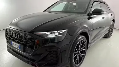 Usata Audi Q8 S-Line 286 CV (210 kW) 2025 Nero SUV