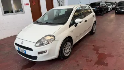 Usata Fiat Punto Lounge 77 CV (56 kW) 2012 Bianco Utilitaria