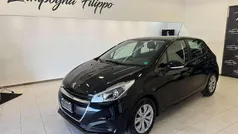 Nero Usata 2016 Peugeot 208 Allure Due volumi | 6999 € (Buon prezzo)