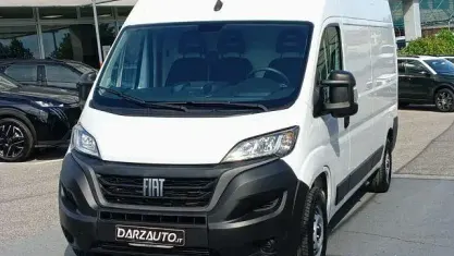 Usata Fiat Ducato 140 CV (102 kW) 2023 Bianco pastello Furgone