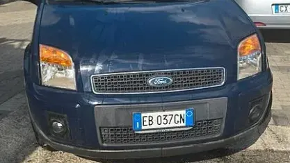 Usata Ford Fusion 76 CV (55 kW) 2010 Bluazzurro Utilitaria