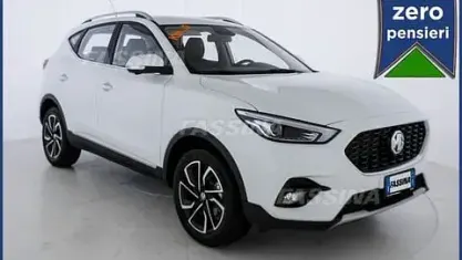 Usata MG ZS Luxury 111 CV (81 kW) 2023 Bianco SUV
