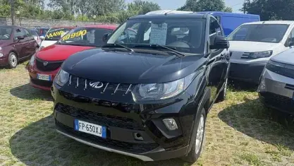 Usata Mahindra KUV100 83 CV (61 kW) 2018 Nero SUV