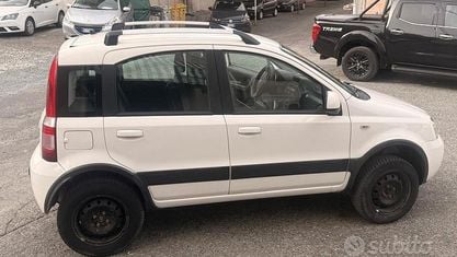 Usata Fiat Panda 4x4 Climbing 75 CV (55 kW) 2011 Bianco Utilitaria