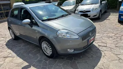 Usata Fiat Grande Punto Dynamic 65 CV (47 kW) 2008 Grigio Utilitaria