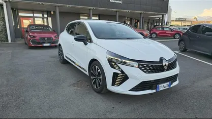 Usata Renault Clio V Techno 91 CV (66 kW) 2024 Bianco Berlina